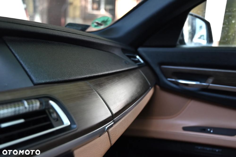 BMW Seria 7 730d - 35