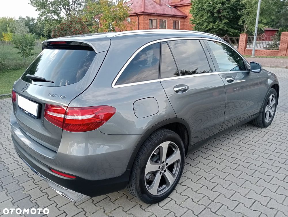 Mercedes-Benz GLC - 22