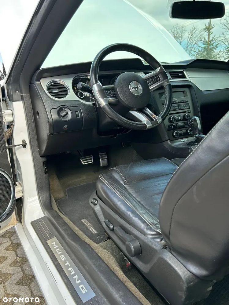 Ford Mustang - 13