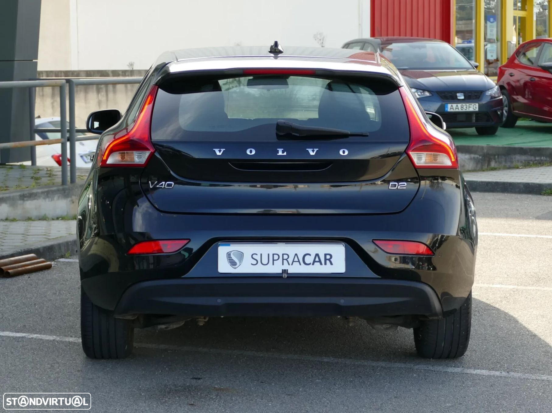 Volvo V40 2.0 D2 Momentum - 4