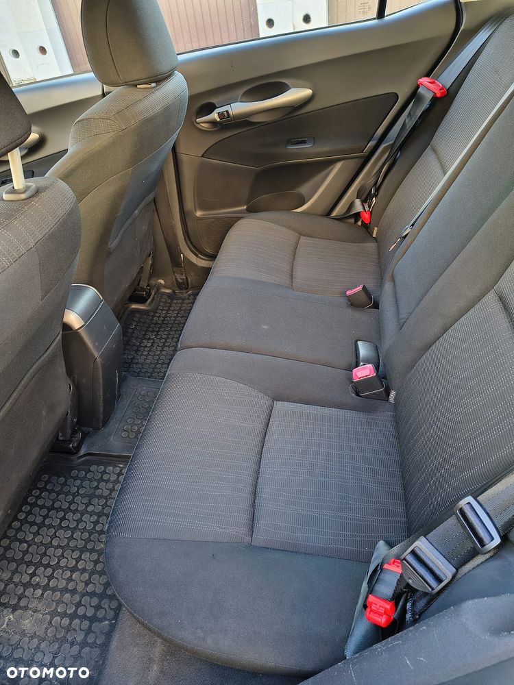 Toyota Auris 1.6 VVT-i Executive - 13