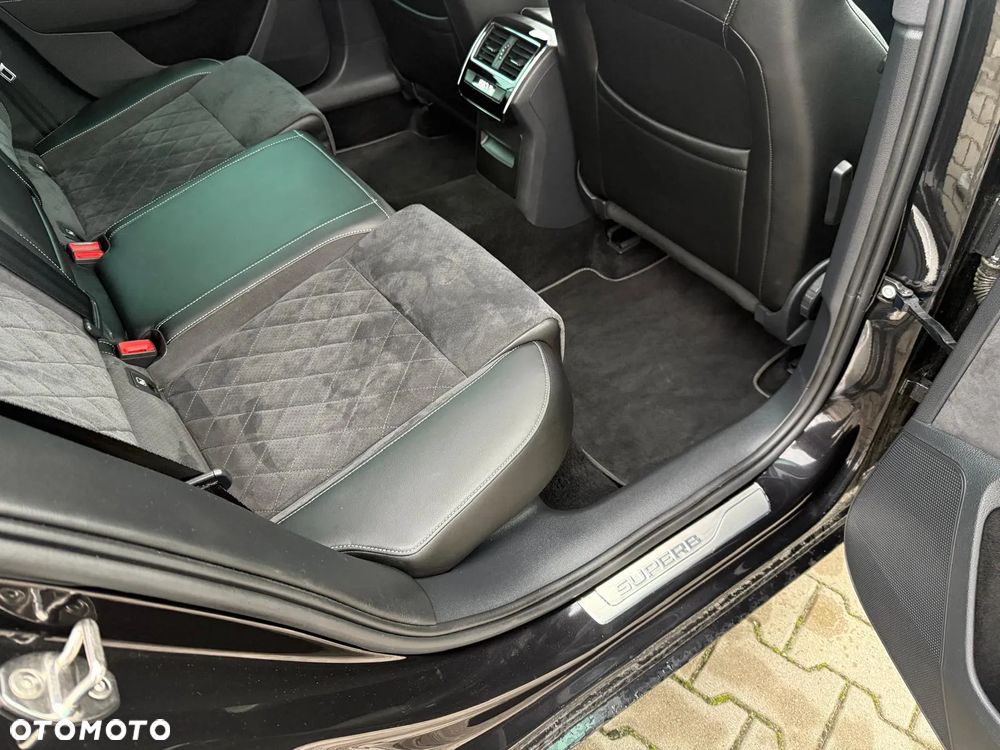 Skoda Superb 2.0 TSI 4x4 DSG Sportline - 27