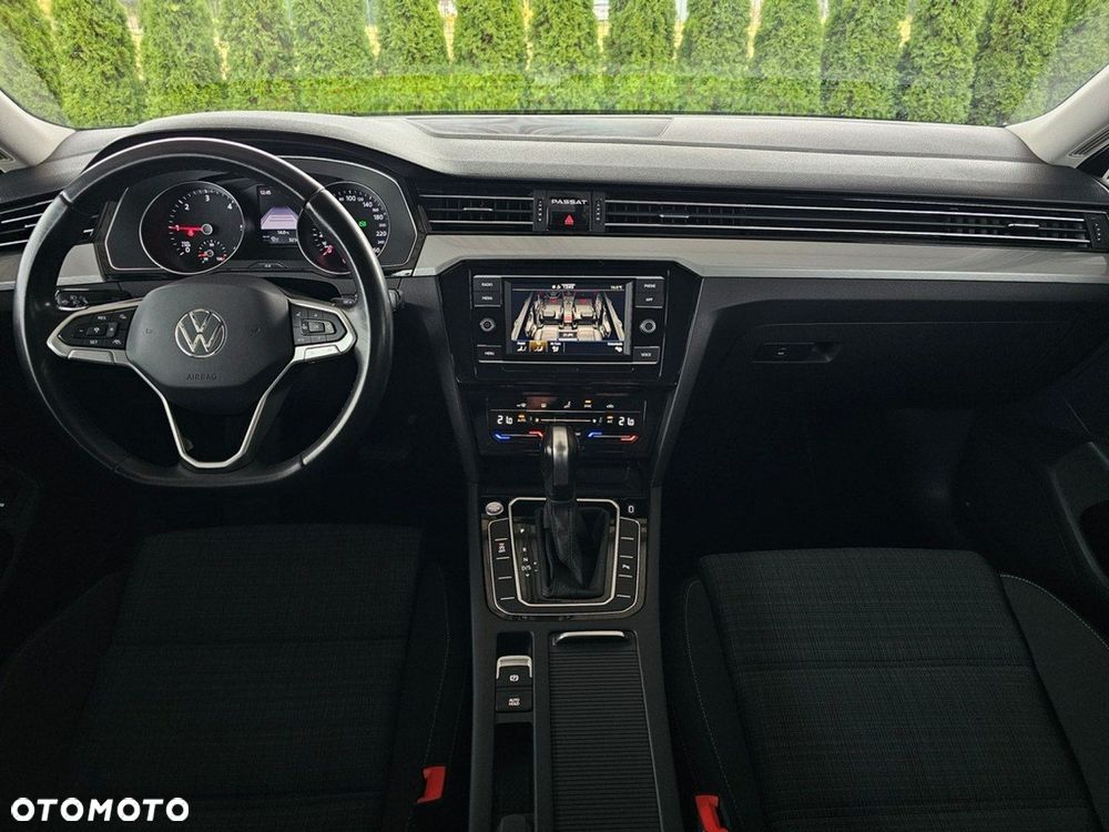 Volkswagen Passat - 30