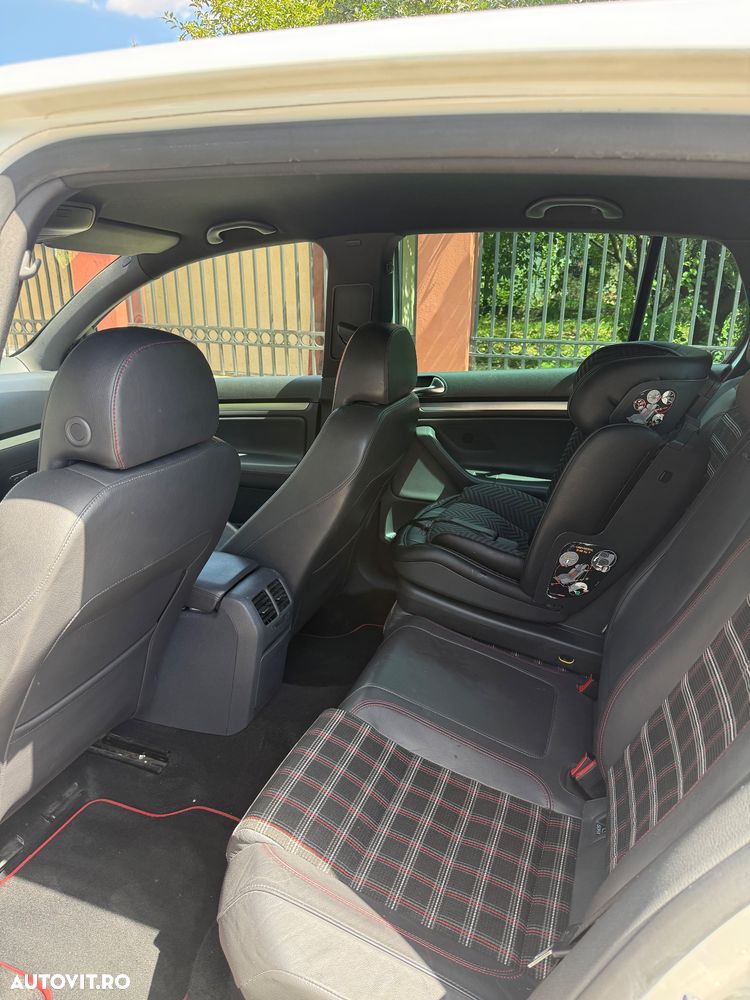 Volkswagen Golf 2.0 FSI DSG GTI 30 Edition - 9