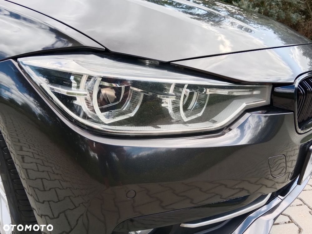 BMW Seria 3 318d Sport Line - 37