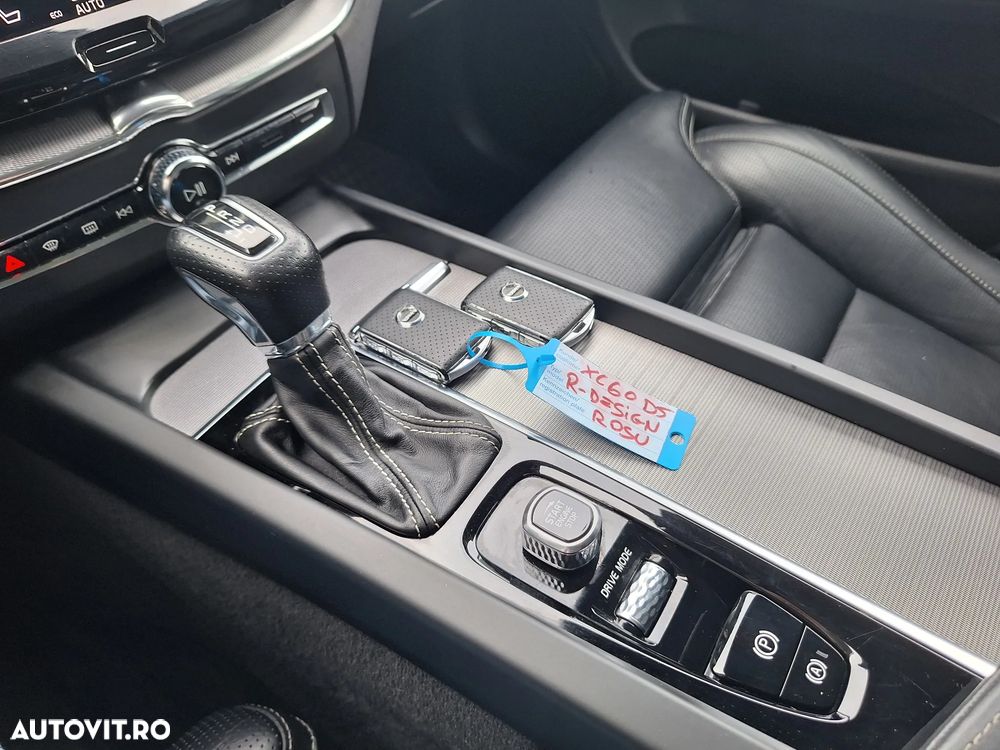 Volvo XC 60 D5 AWD R-Design - 24