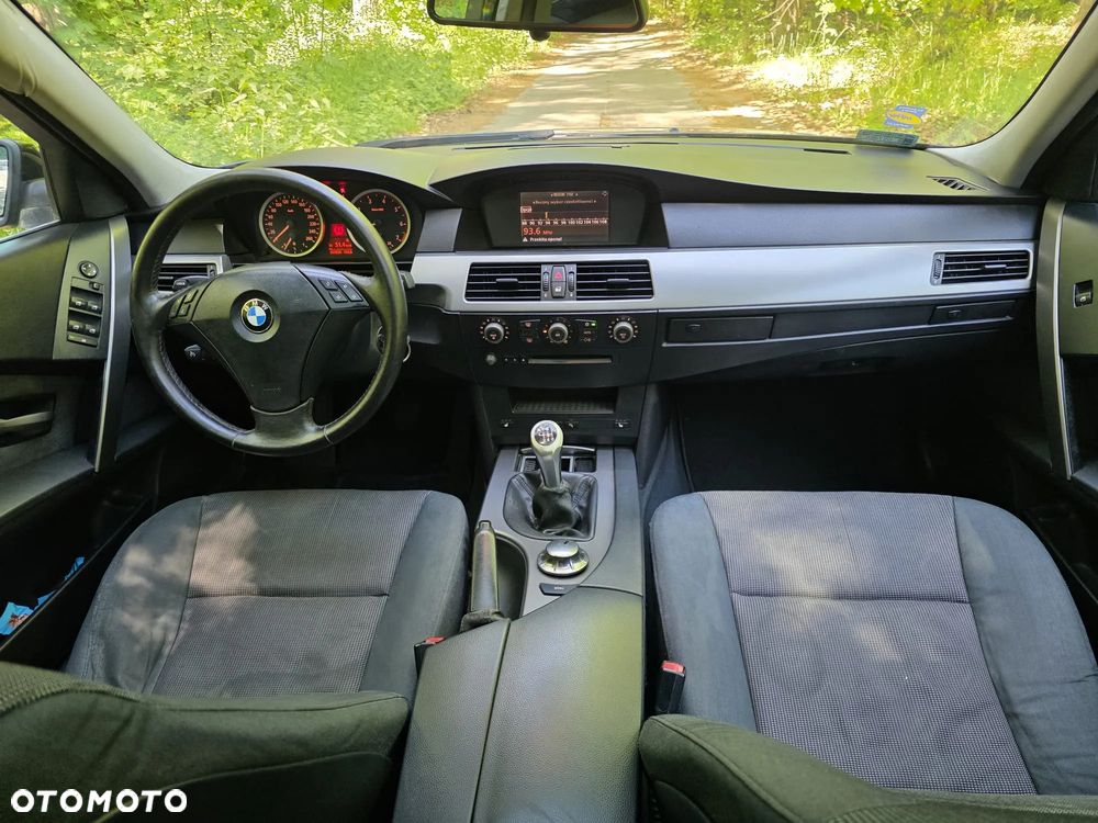 BMW Seria 5 520i - 5