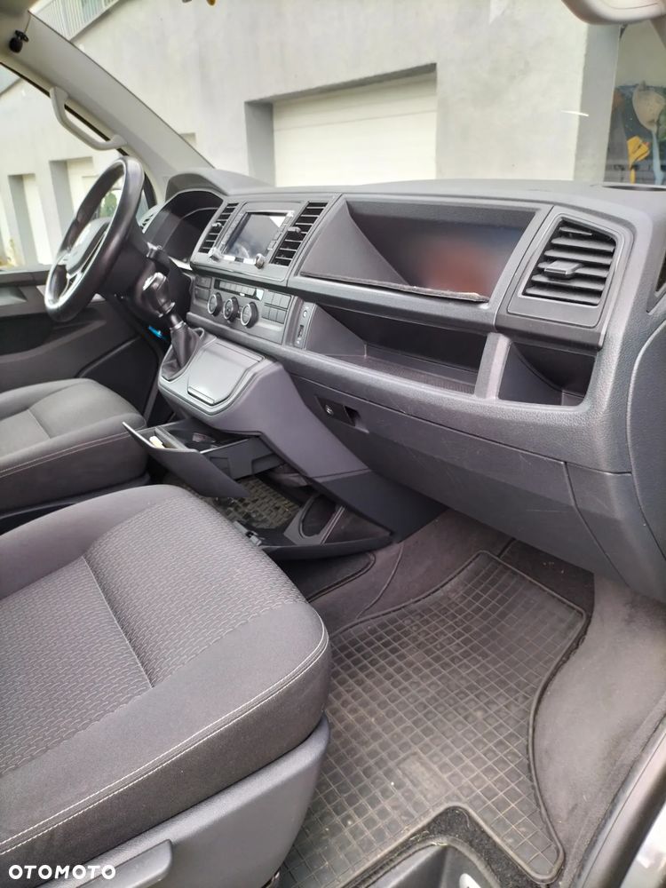 Volkswagen Multivan - 11