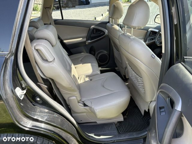 Toyota RAV4 - 23