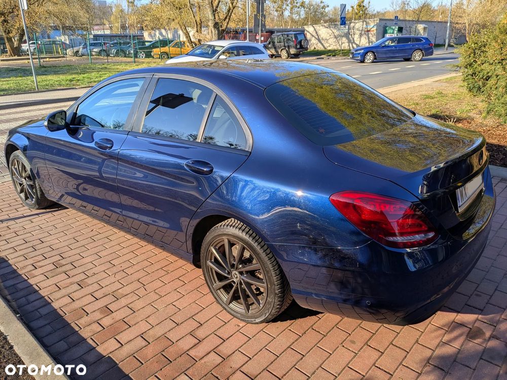 Mercedes-Benz Klasa C 180 CGI BlueEff Classic - 7