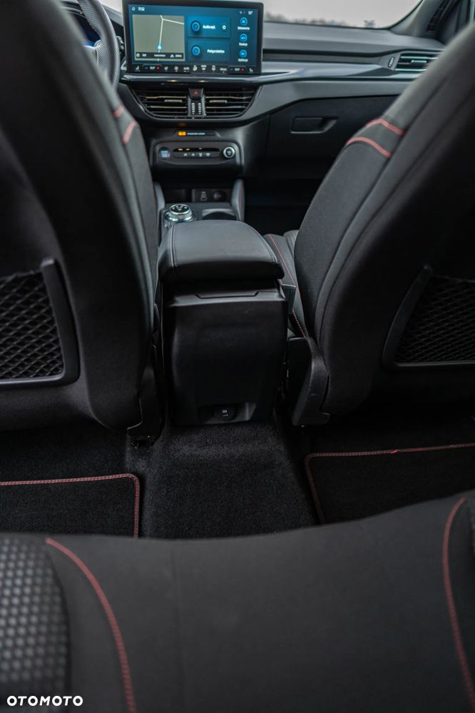Ford Focus 1.5 EcoBlue STart-Stopp-System ST-LINE X - 37
