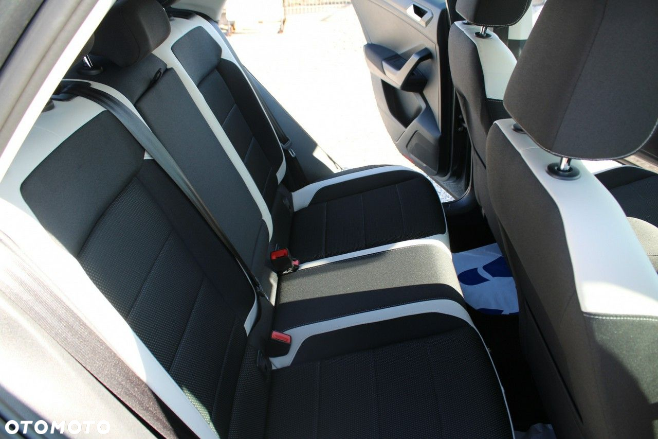 Volkswagen T-Roc - 31