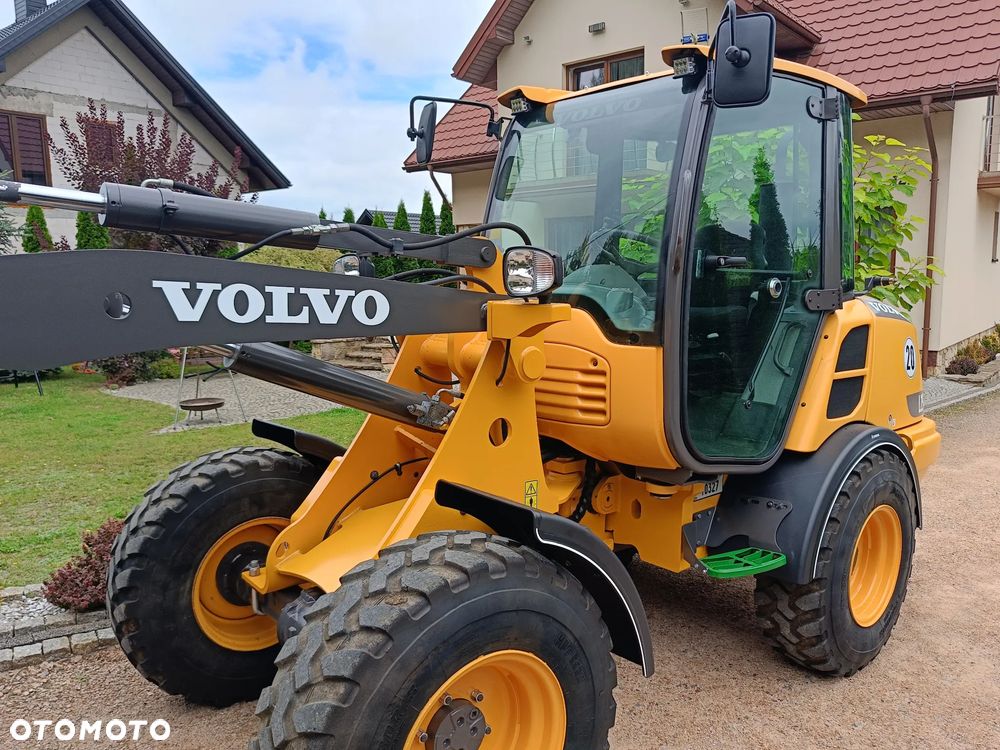 Volvo L25F - 10