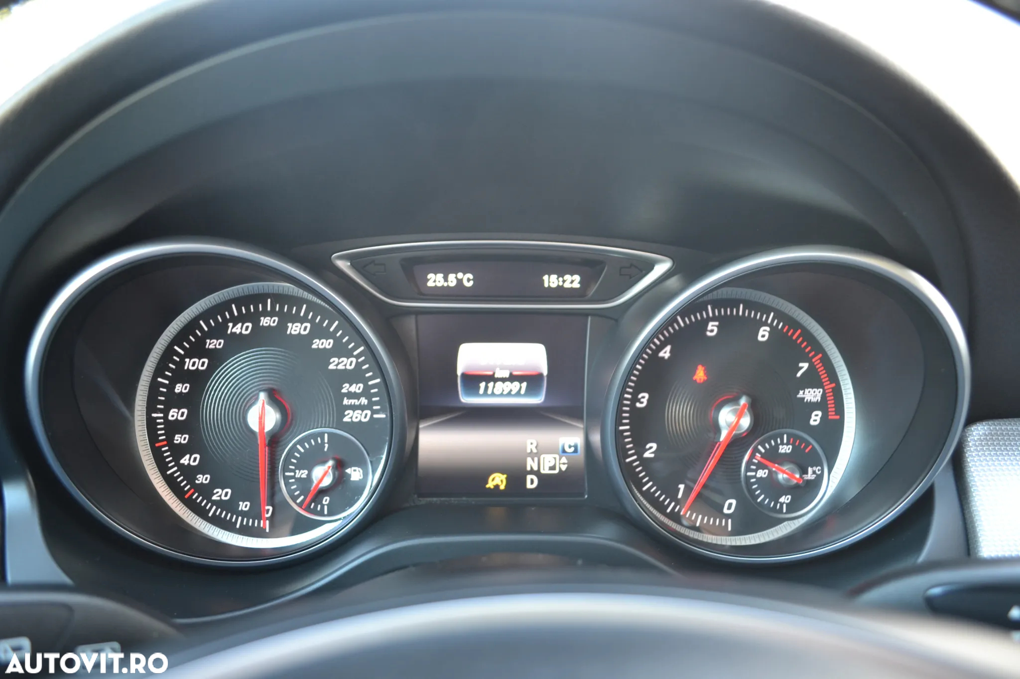 Mercedes-Benz GLA 200 7G-DCT Urban - 16