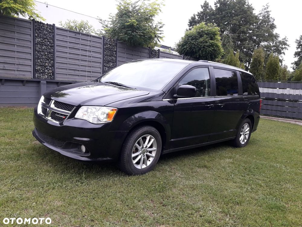 Dodge Grand Caravan - 2
