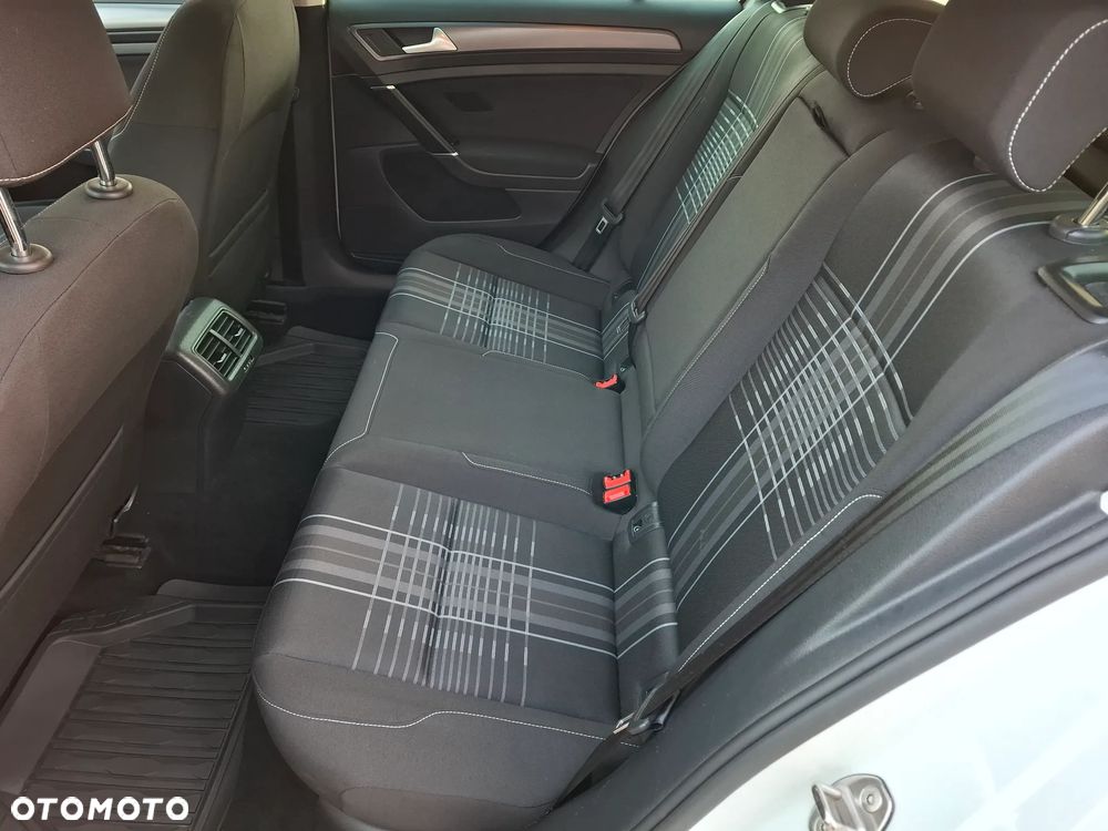 Volkswagen Golf 1.6 TDI BlueMotion Technology Lounge - 14