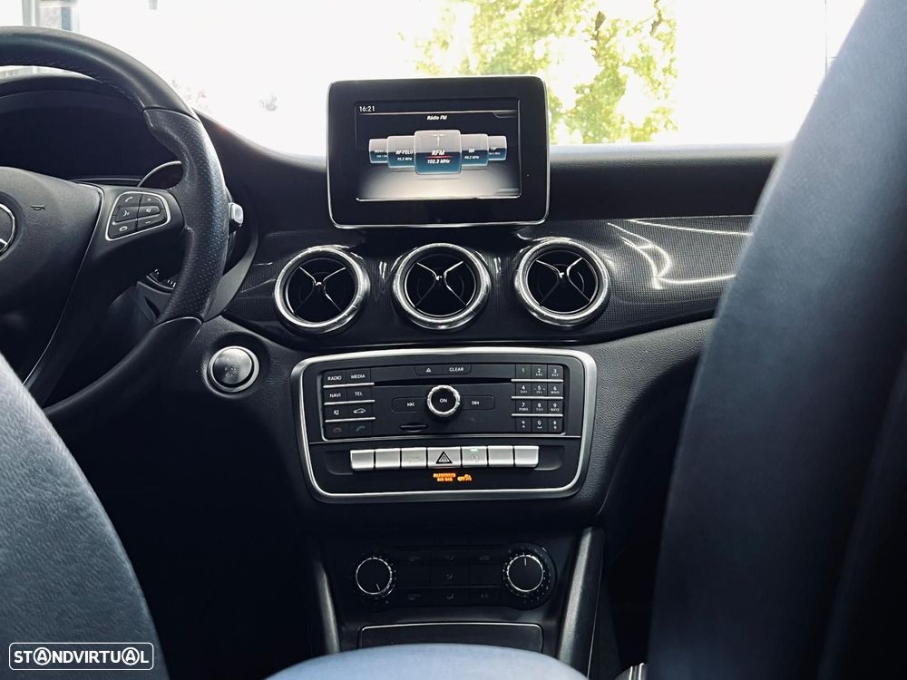 Mercedes-Benz CLA 180 d Shooting Brake Urban Aut. - 29