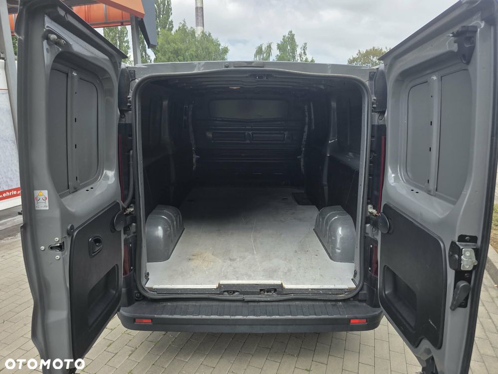 Opel Vivaro - 11