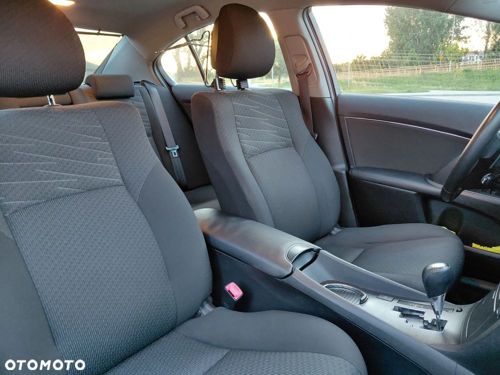 Toyota Avensis - 15