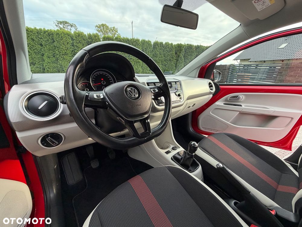Volkswagen up! street - 27