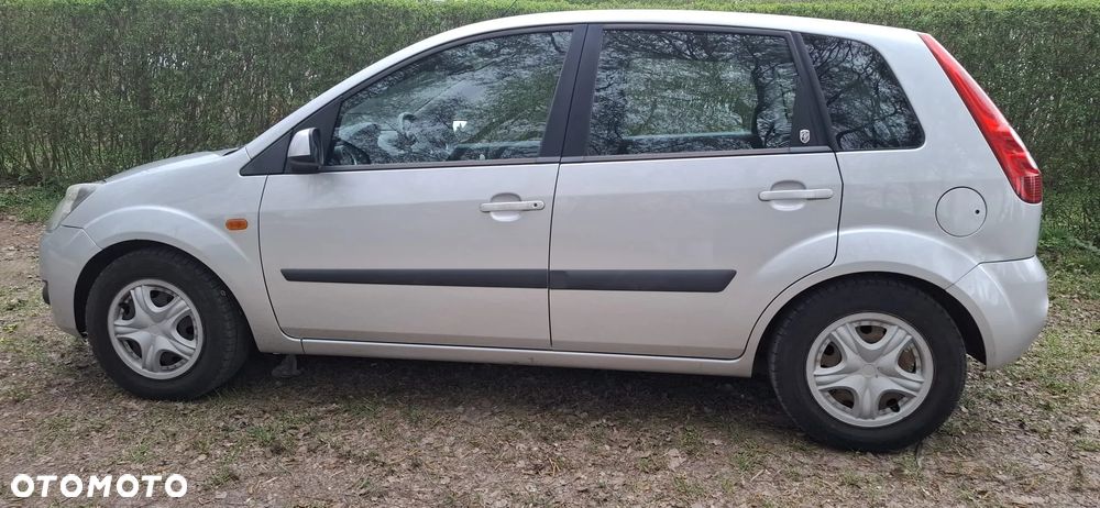 Ford Fiesta 1.4 Ghia - 16