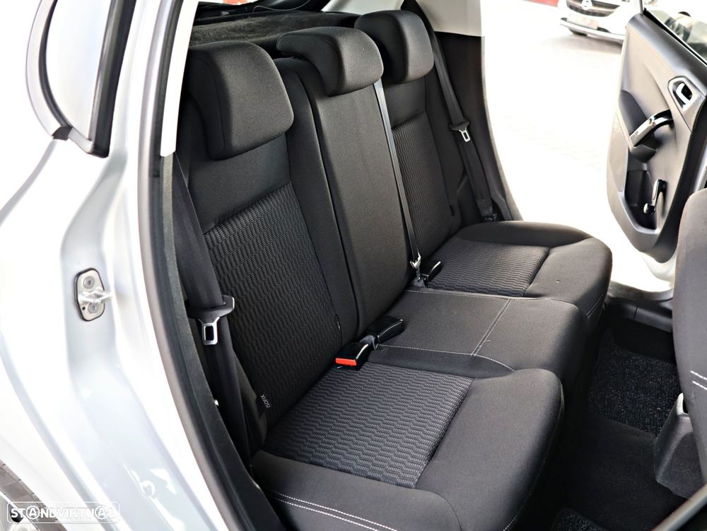 Peugeot 208 1.6 BlueHDi Style - 33