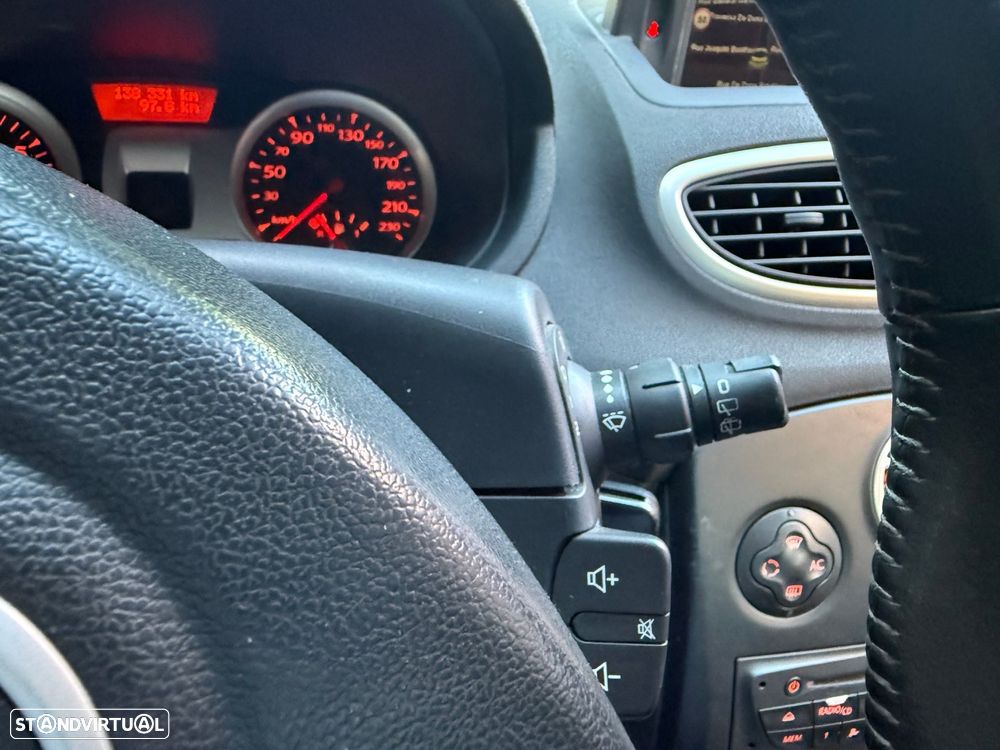 Renault Clio 1.2 TCE Dynamique S - 12