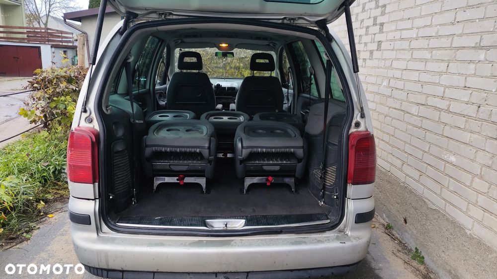 Volkswagen Sharan 1.9 TDI Comfortline - 6
