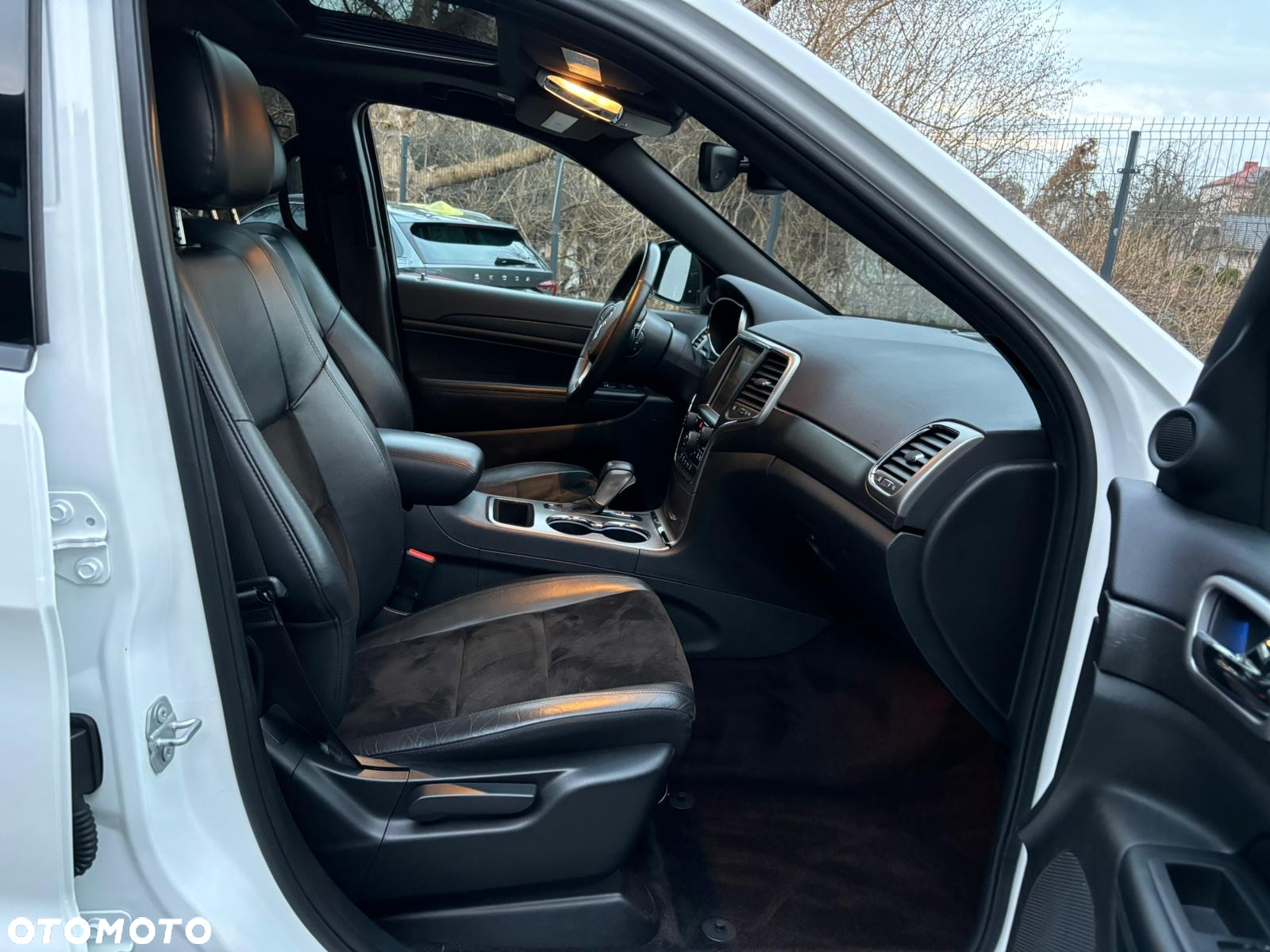 Jeep Grand Cherokee - 11