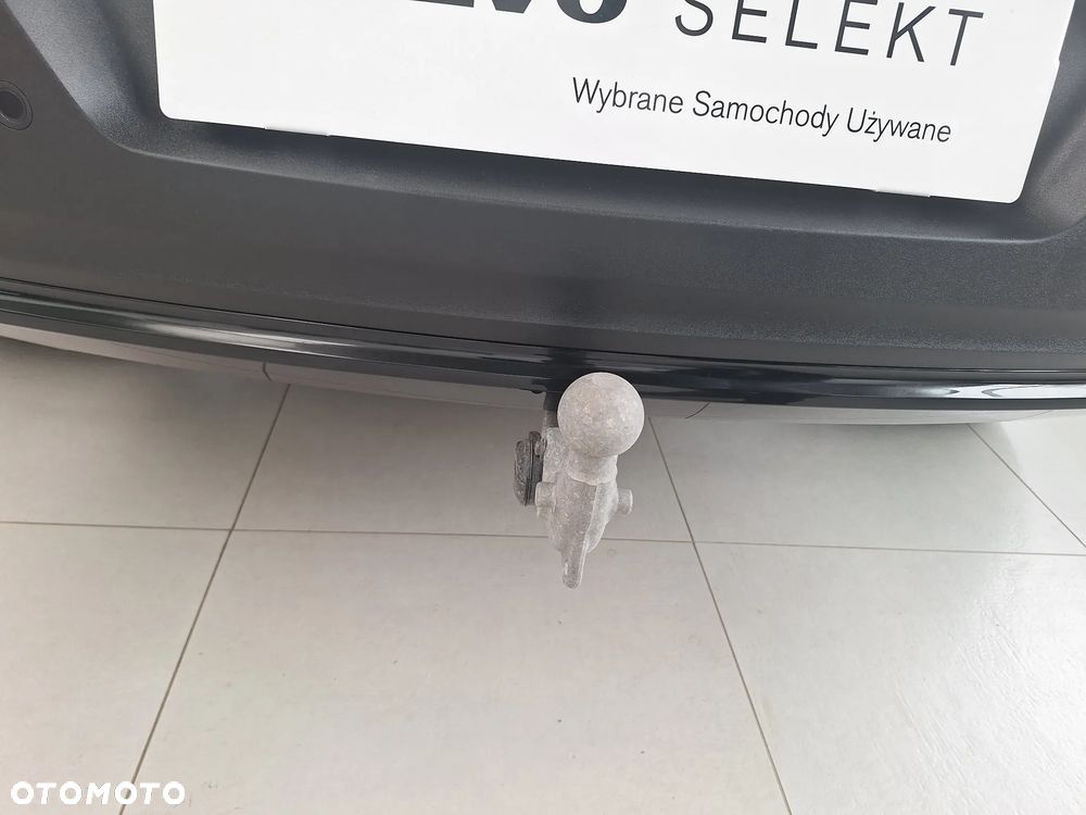 Volvo XC 40 B3 Plus Dark - 25