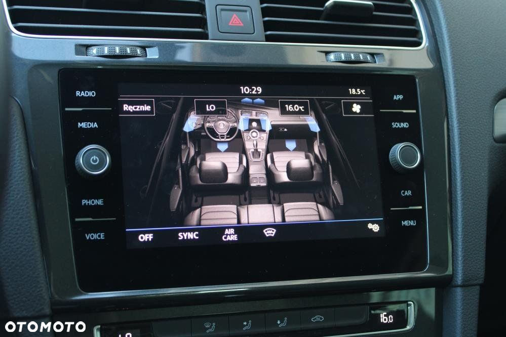 Volkswagen Golf - 22