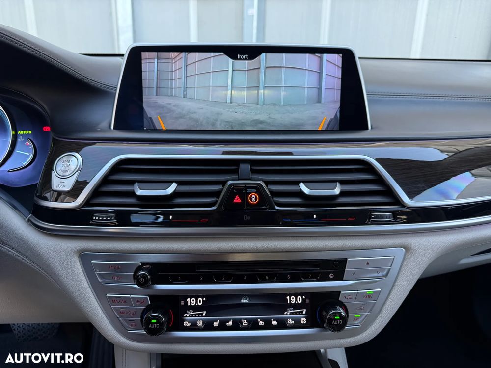 BMW Seria 7 730Ld xDrive - 37