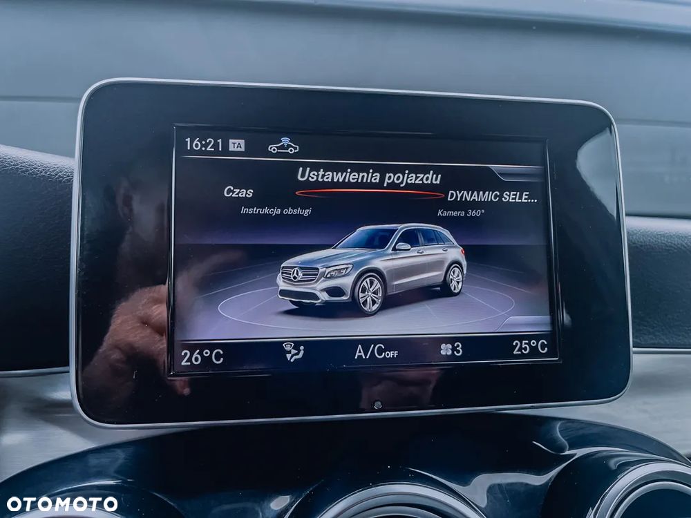 Mercedes-Benz GLC 350 e 4Matic 7G-TRONIC AMG Line - 29