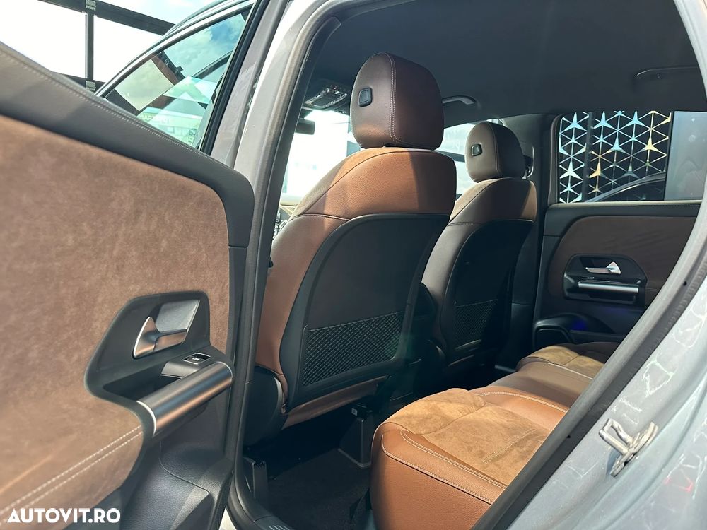 Mercedes-Benz GLA - 12