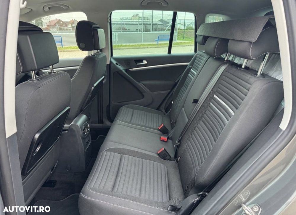 Volkswagen Tiguan 2.0 TDI DPF 4Motion BlueMotion Technology DSG Sport & Style - 18