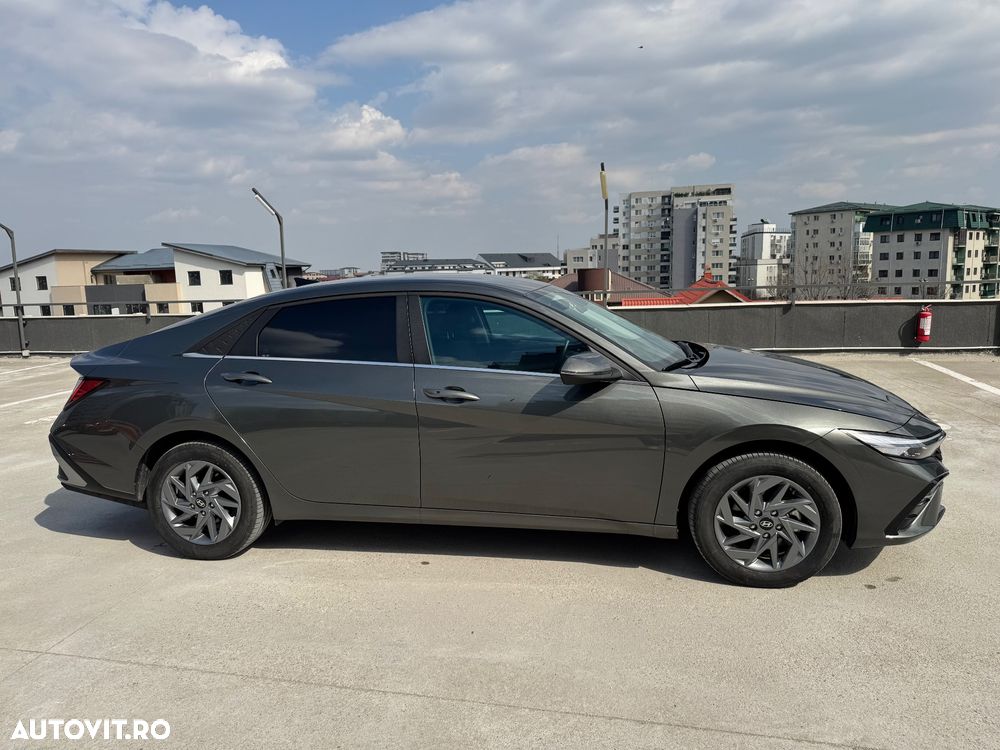 Hyundai Elantra 1.6 l 123 CP CVT Highway - 5