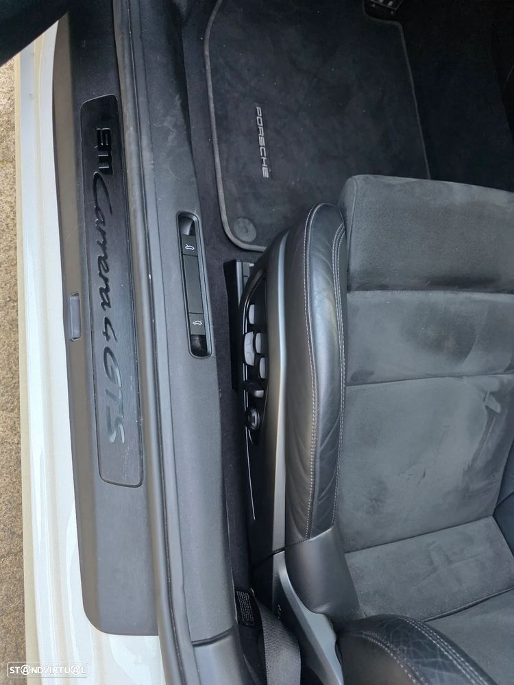 Porsche 911 (992) Carrera 4 GTS PDK - 19