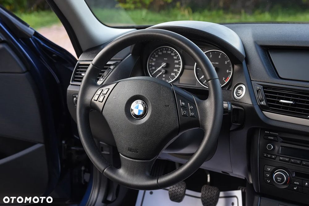 BMW X1 sDrive18i - 25