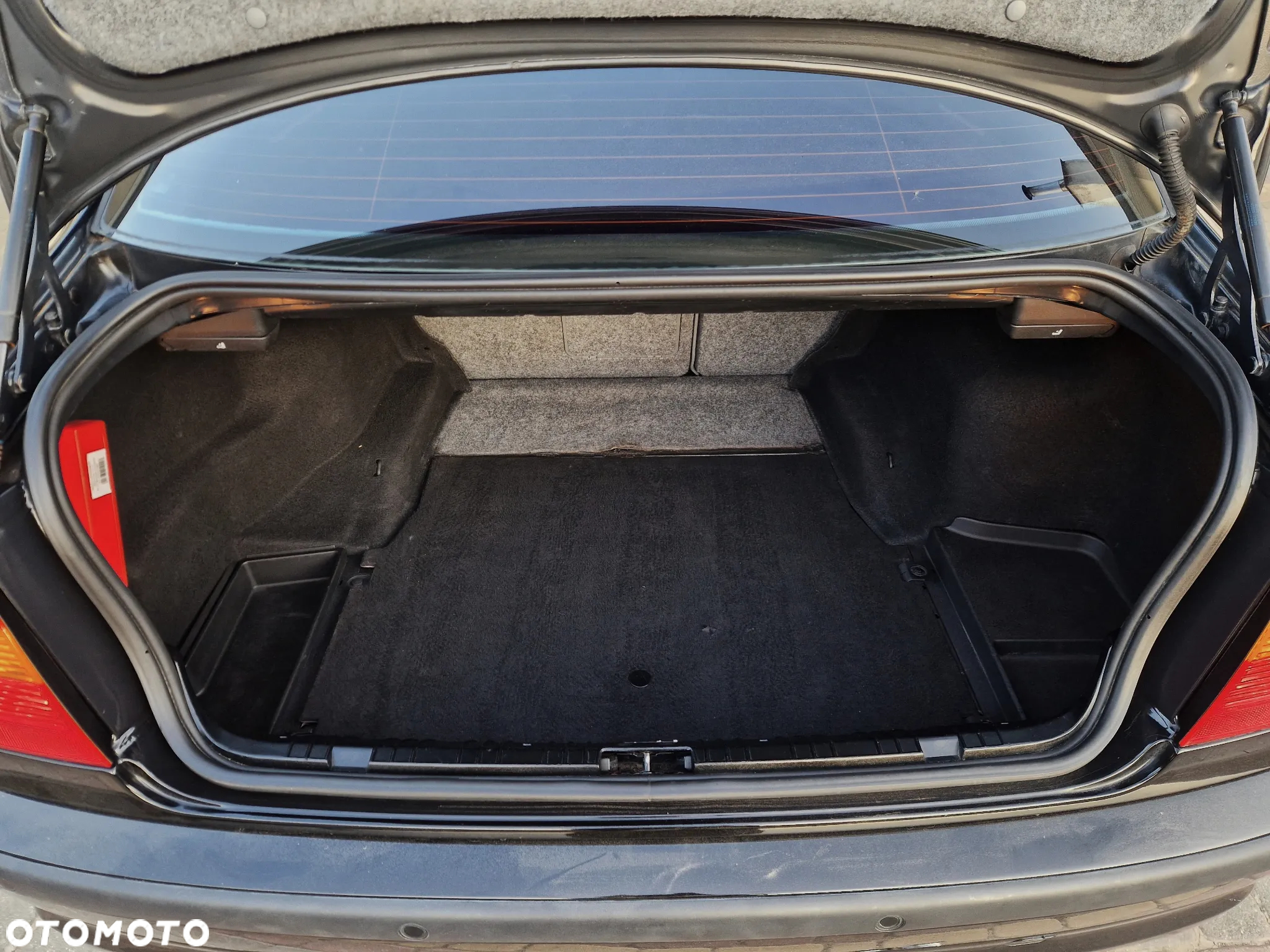 BMW Seria 3 330i - 31