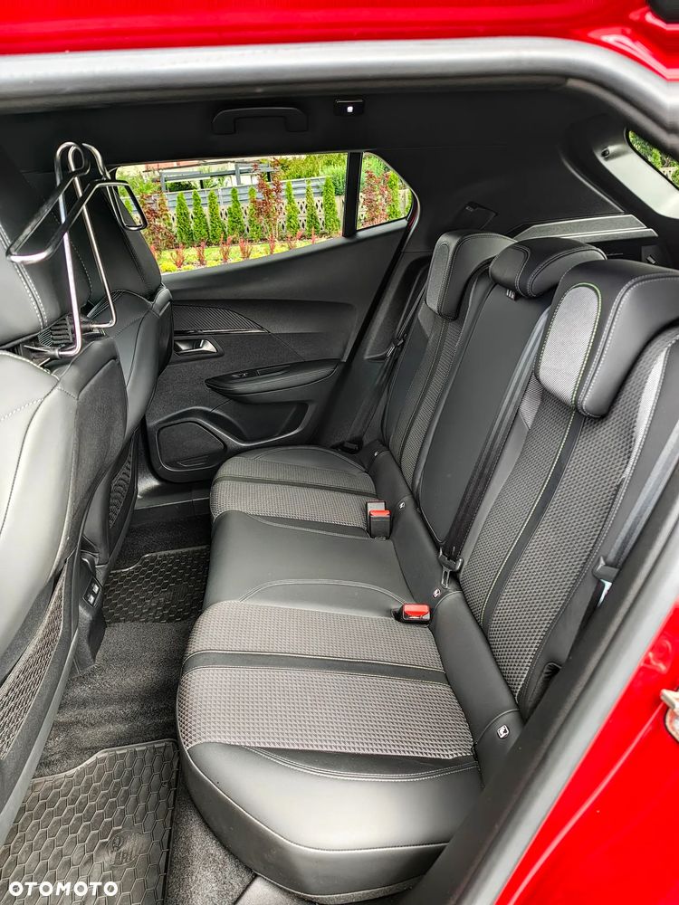 Peugeot 2008 1.2 PureTech GT Line S&S EAT8 - 13