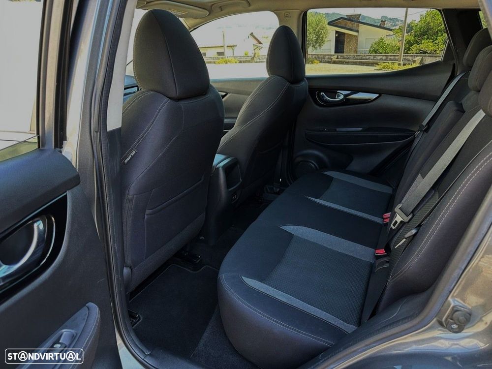 Nissan Qashqai 1.5 dCi N-Connecta J18+Led - 34