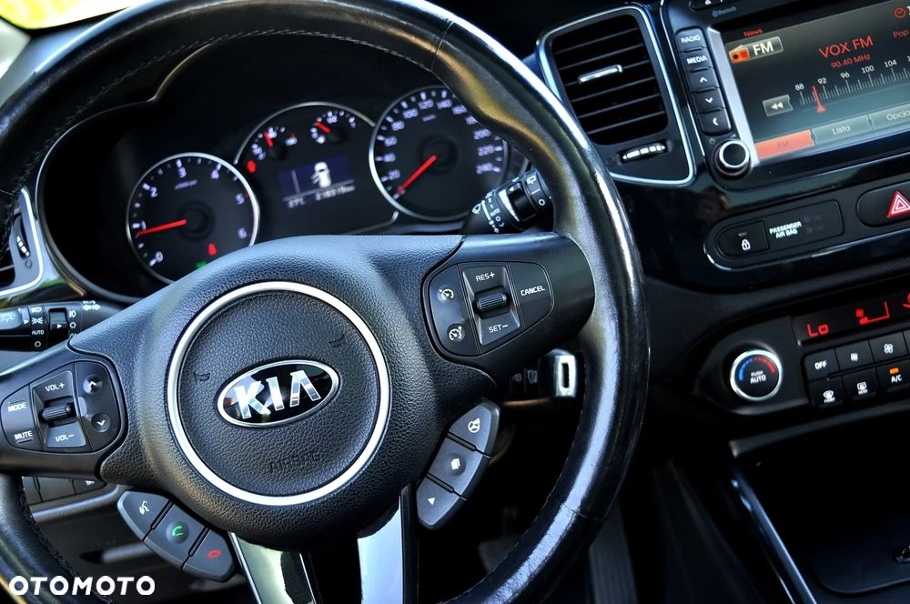 Kia Carens 1.7 CRDi XL 7os - 36