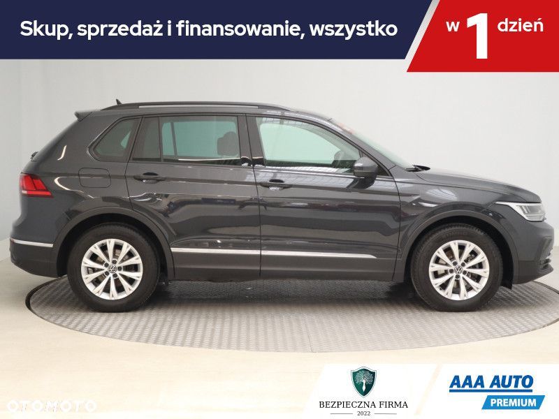 Volkswagen Tiguan - 8