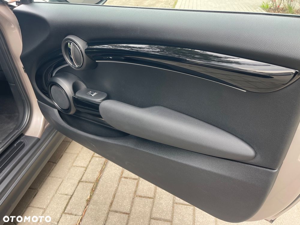 MINI Cooper Standard - 23