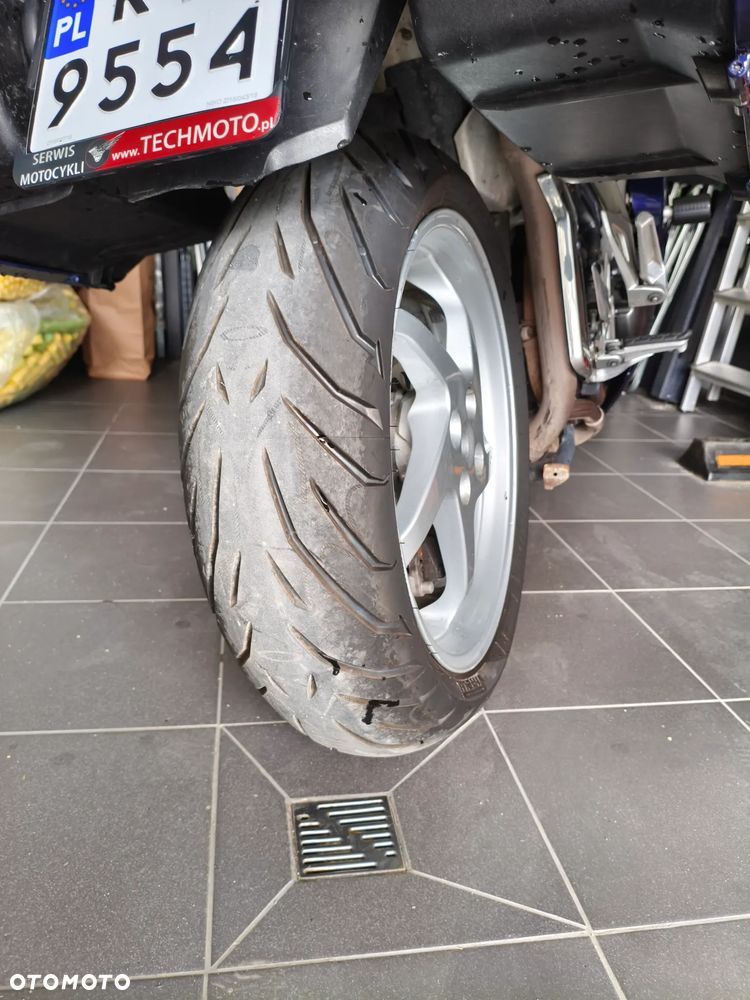 Honda VFR - 13