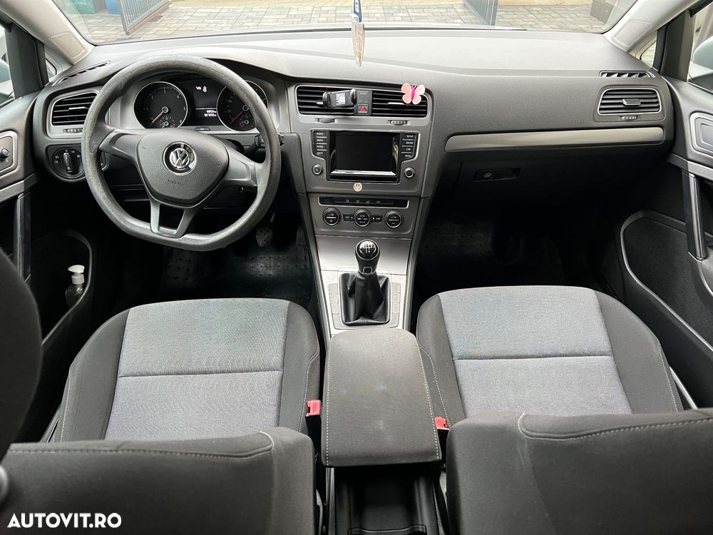 Volkswagen Golf - 10