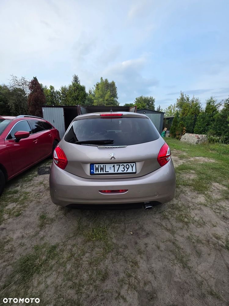 Peugeot 208 1.2 PureTech Active - 5