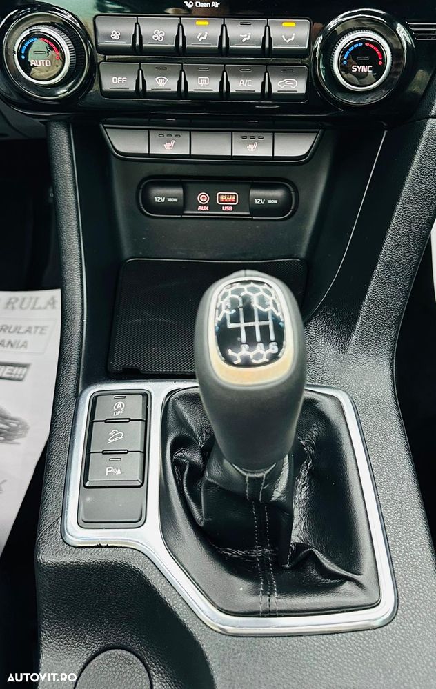 Kia Sportage 1.7 CRDI 2WD Dream-Team Edition - 27