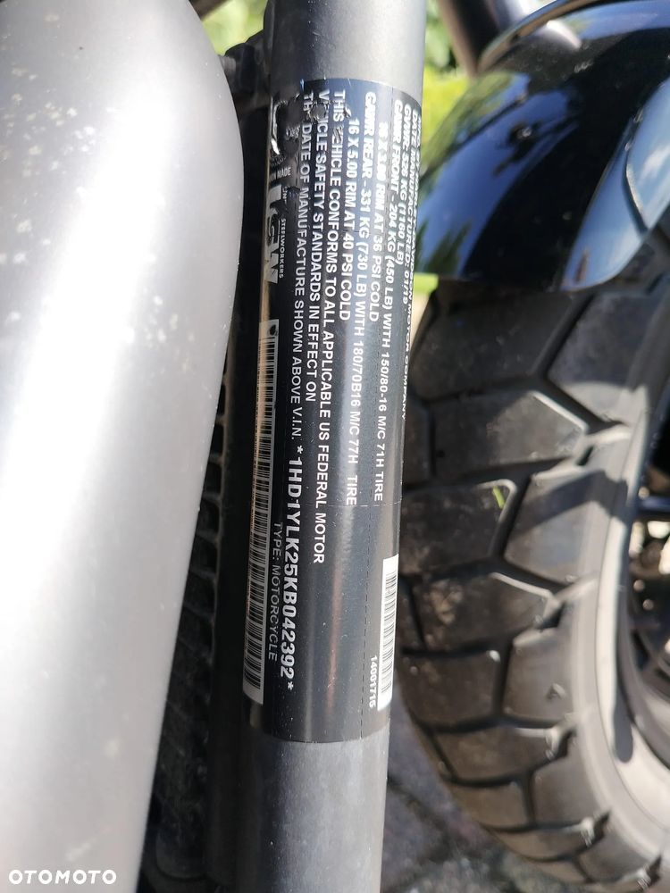 Harley-Davidson Softail Fat Bob - 25