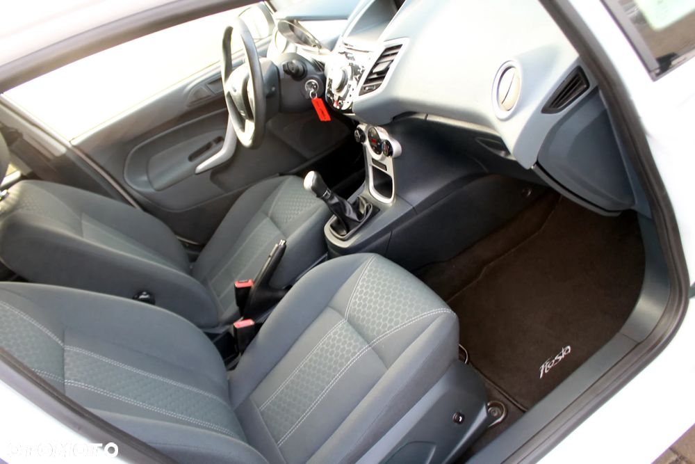 Ford Fiesta 1.6 Ti-VCT Titanium - 12